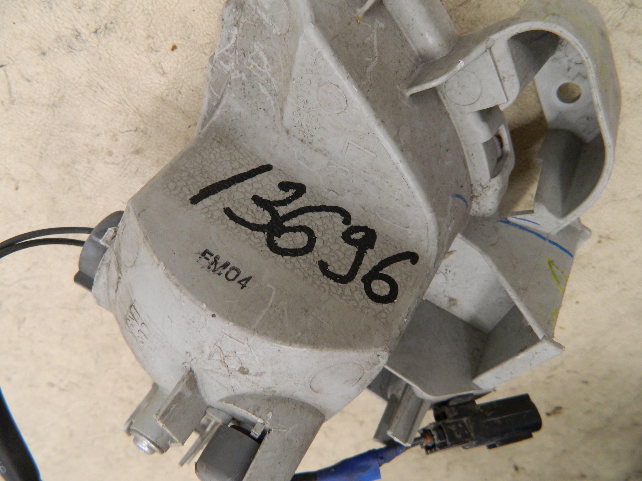 13696 (4)
