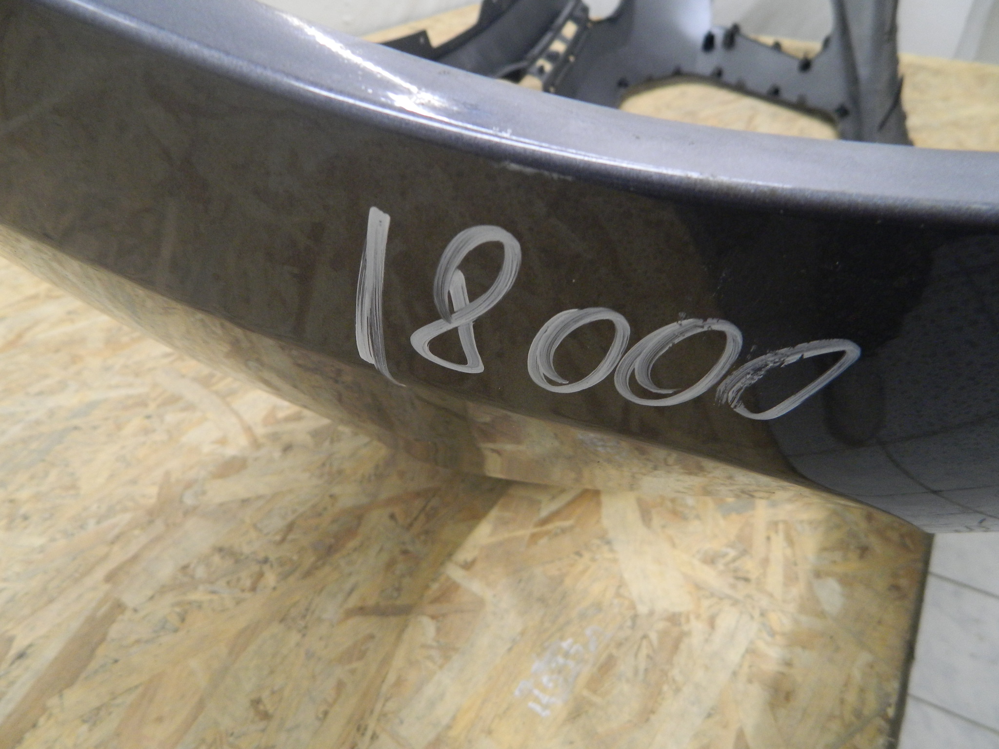 18000 (8)